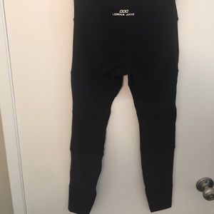 Lorna Jane Black Leggings w/ mesh detail, size XS